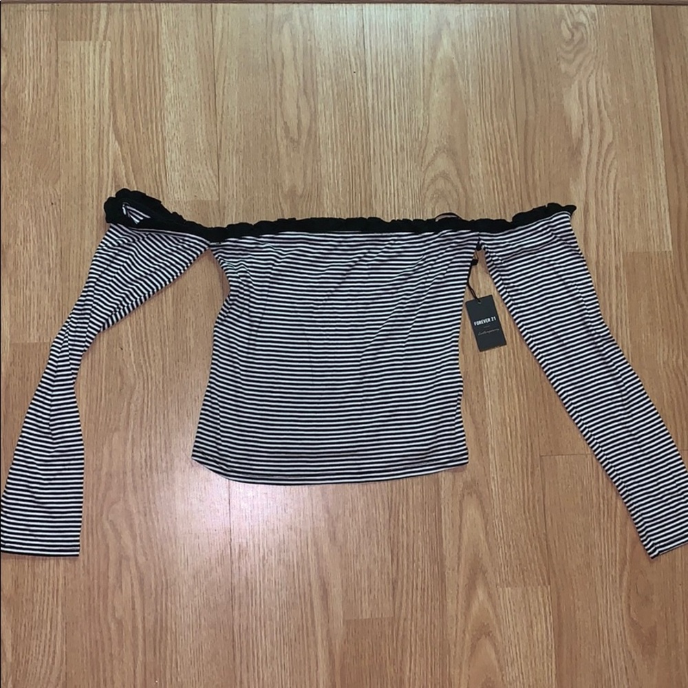 NEW Forever 21 contemporary off should stripe top